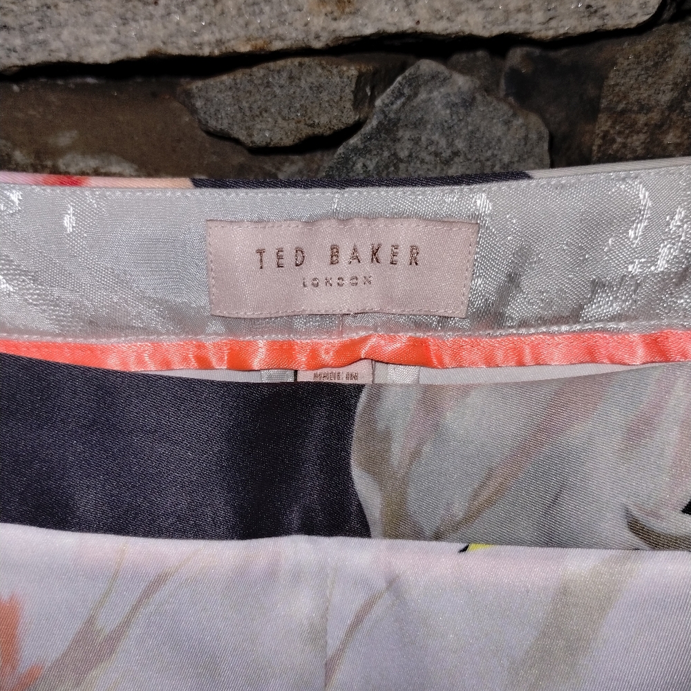 Ted Baker like new Chatsworth tapered foral pants trousers US size 6 - Picture 10 of 11